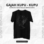 Sempat hidup berdampingan dengan manusia sebelum perubahan iklim Memiliki badan yang tidak terlalu besar dan termasuk mamalia yang gemar memakan tumbuhan tetapi bukan herbivora. Memiliki kemampuan untuk terbang meskipun tidak terlalu tinggi. Lumayan sensitif dengan perubahan iklim dan mudah beradaptasi. Terutama pada saat iklim yang kurang mendukung kalau dilihat dari sudut pandang moneter. Begitulah, salah satu khayalan untuk memahami arti dari "Gajah Kupu Kupu" versi angan-angan yang sekarang juga sudah ada Merchandise resmi dari Den Basito. BTW, ini Edisi Pertama dari seri "Gajah Kupu Kupu" dan Koleksi terbatas. Jangan sampai kehabisan ya Man?! Terbuat dari bahan Cotton combed yang nyaman dikenakan, ditambah grafis serta kutipan dari lirik dari lagu dengan judul "Gajah Kupu Kupu" cukup mampu menambah rasa percaya diri untuk terus ngguya-ngguyu. Semoga keberuntungan selalu menyertai kita semua. Yes Man!