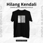Mungkin, Ada 2 faktor utama yang bisa menyebabkan "Hilang Kendali", Eksternal dan Internal Faktor Eksternal biasanya dari luar, contohnya angin silang atau bahasa Inggrisnya Cross Wind, jalan yang bergelombang, dan tekanan keadaan yang berubah-ubah pada setiap waktu yang dilewati. Hal seperti inilah yang bisa mengganggu keseimbangan dan menyebabkan "Hilang Kendali". Yang kedua, faktor Internal, semisal ketidakmampuan untuk melakukan tindakan reaktif saat bermanuver menghadapi kenyataan yang tidak sesuai ekspektasi. Kurang lebih, lebih dari kurang begitulah makna "Hilang Kendali" versi asyik yang sekarang juga sudah ada Merchandise resmi dari Den Basito. BTW, ini Edisi Pertama dari seri "Hilang Kendali" dan Koleksi terbatas. Jangan sampai kehabisan ya Man?! Terbuat dari bahan Cotton combed yang nyaman dikenakan, ditambah grafis serta kutipan dari lirik dari lagu dengan judul "Hilang Kendali" cukup mampu menambah rasa percaya diri untuk terus berjuang. Semoga hidup Anda makmur dengan penuh kendali. Yes Man!